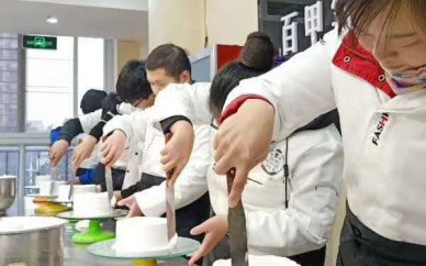 聊城鲜花蛋糕生日蛋糕培训学校